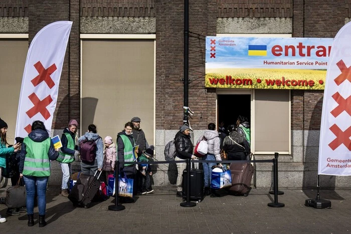 Overcrowded Ukrainian shelters in the Netherlands