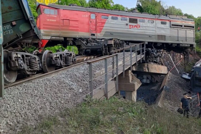 Upadek mostów w Rosji: Komitet Śledczy wątpi, czy to był zamach