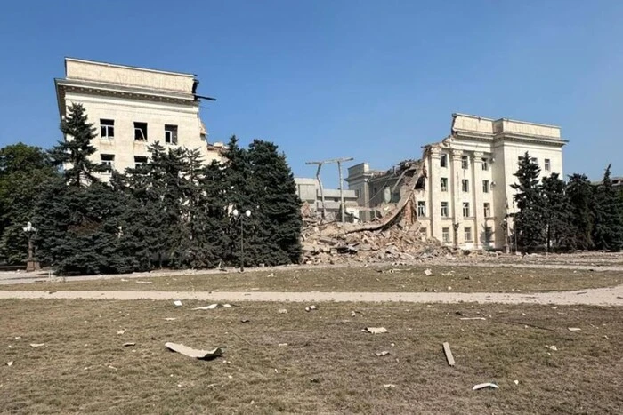 Russians destroyed the building of the Kherson Regional State Administration