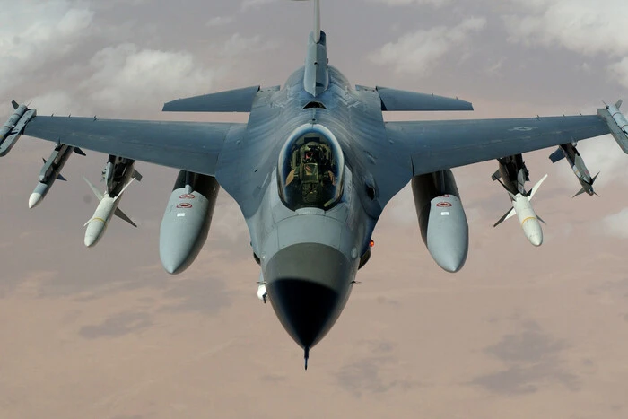 Україна втратила F-16 під час нічної атаки: Повітряні сили повідомили про долю пілота
