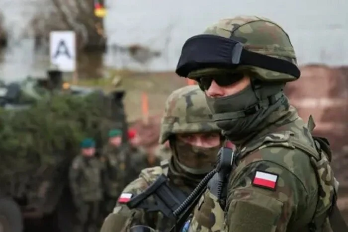 Poles opposed to military intervention in Ukraine