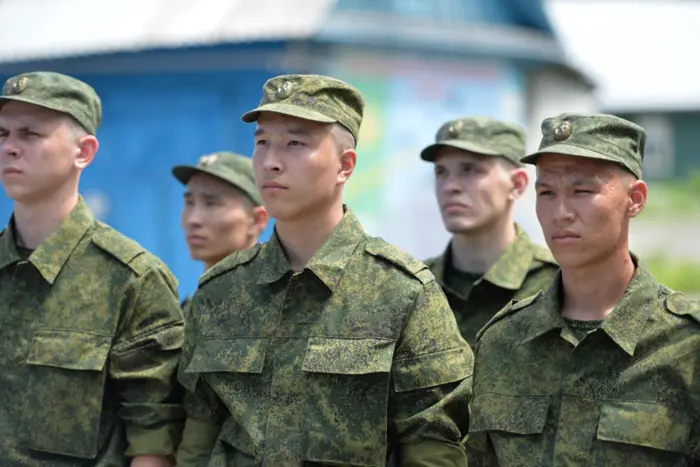 Rosja zaciąga na front migrantów zarobkowych. HUR ujawnia cyniczny schemat rekrutacji
