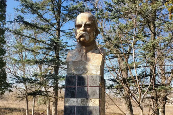 Vinnytsia activists replaced Lenin with Shevchenko