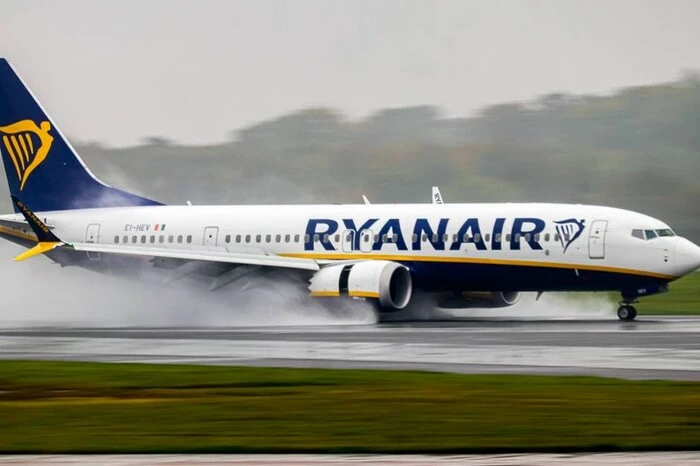 Woman Gives Birth During Flight to Spain