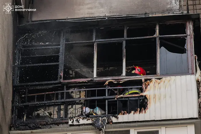 W Winnicy nastolatek podpalił balkon mieszkania, bawiąc się zapałkami: jak wszystko się skończyło