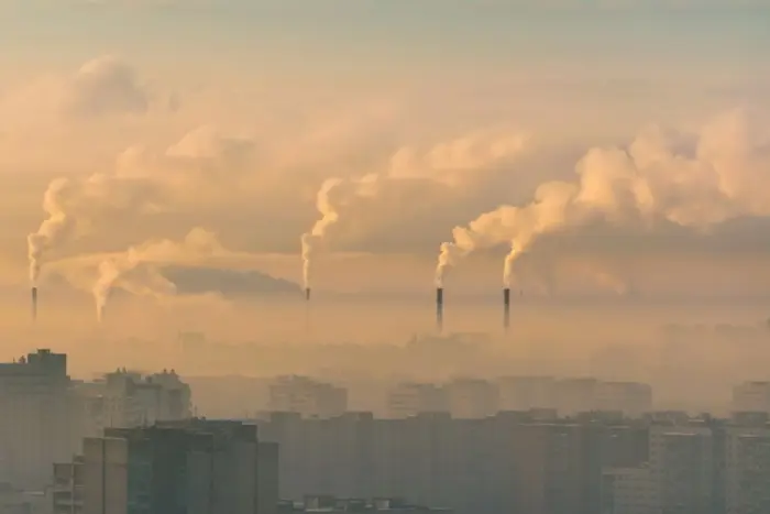 Is the cloud over Ukraine polluted?