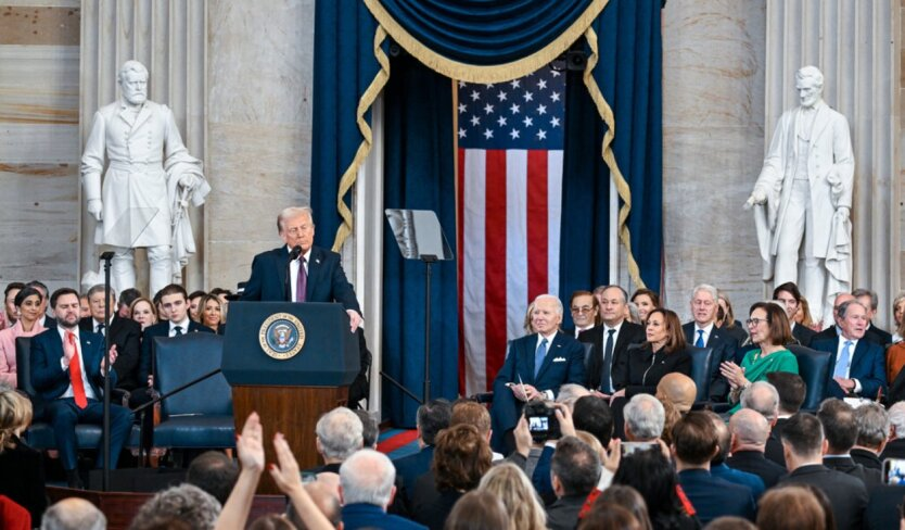 Trump with the Ukrainian flag in the background