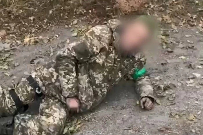 Unarmed Ukrainian soldier shot by Russians