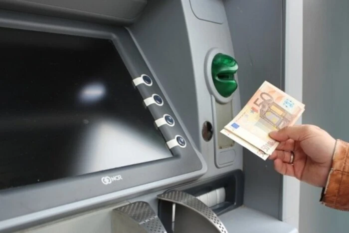 Russian language banned in ATMs