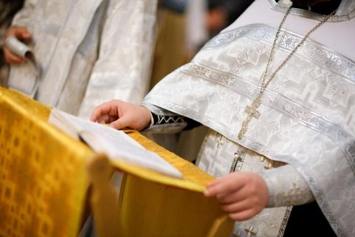 Mospatriarchate priest in a police department