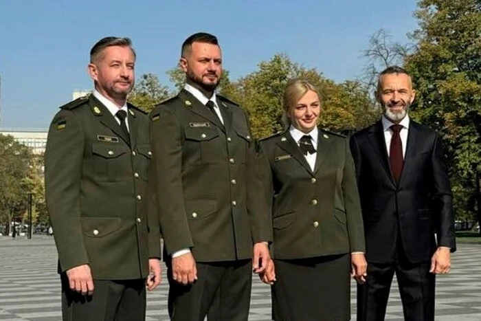 Vor dem Tag der Verteidiger der Ukraine erschien Жадан im Paradeuniform