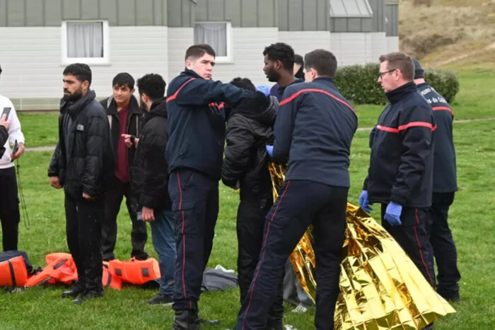 We Francji uratowano 107 migrantów, którzy próbowali przekroczyć La Manche