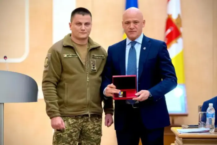 Die Nationalgarde kommentierte die Verleihung der Medaille an den Bürgermeister von Odessa Trukhanov