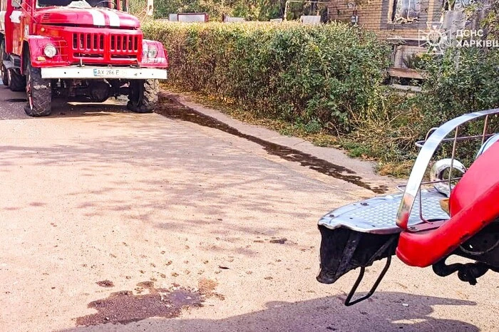 Russen schlugen zu einem Mehrfamilienhaus in Charkiw, es gibt Verletzte