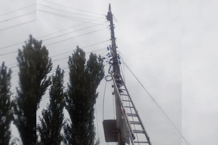 DTEK energy workers restore power after shelling on the front-line of Dnipropetrovsk region