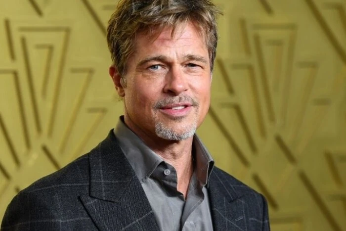 Französin glaubte an die Liebe mit „Brad Pitt“ und verlor 830.000 Euro