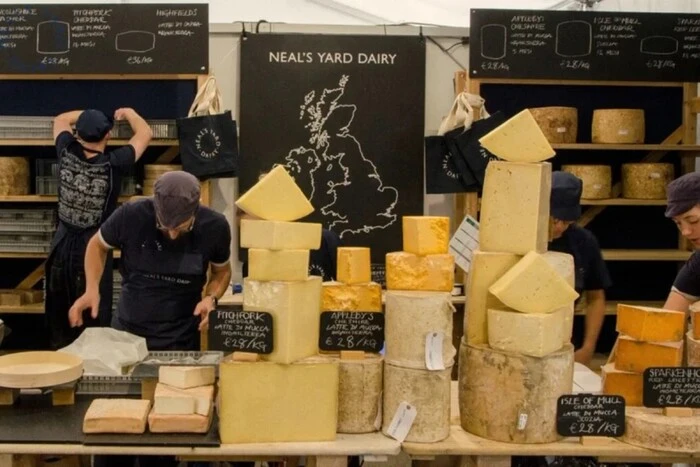 Theft of 22 tons of cheese in London