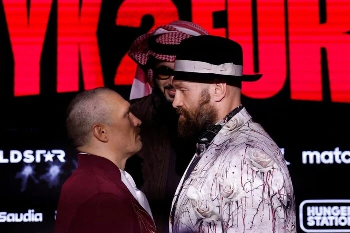 Usyk and Fury in a stare-down record