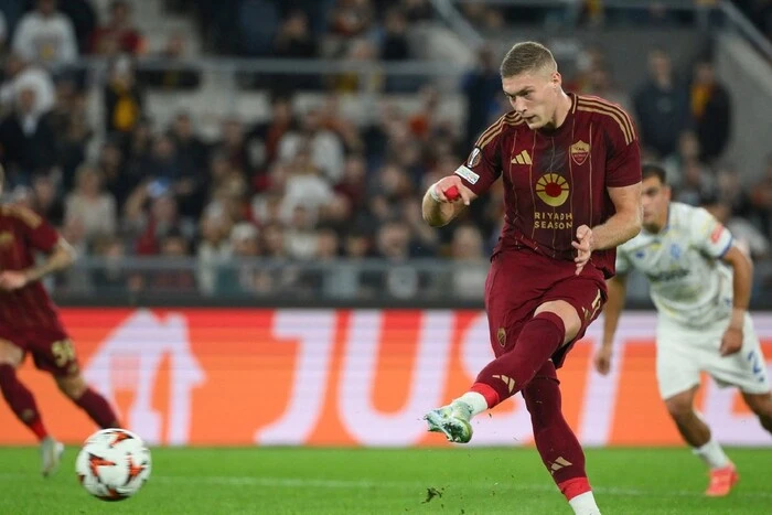 Roma's victory over Dynamo. Football players celebrate