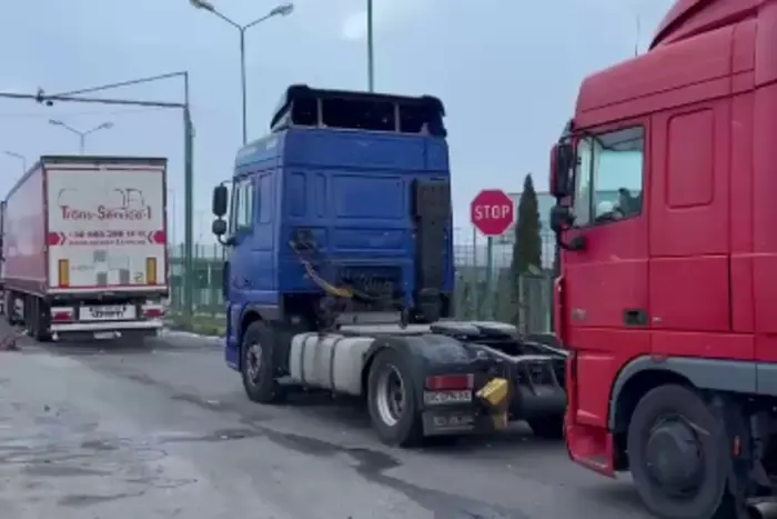 Farmers block a border crossing point