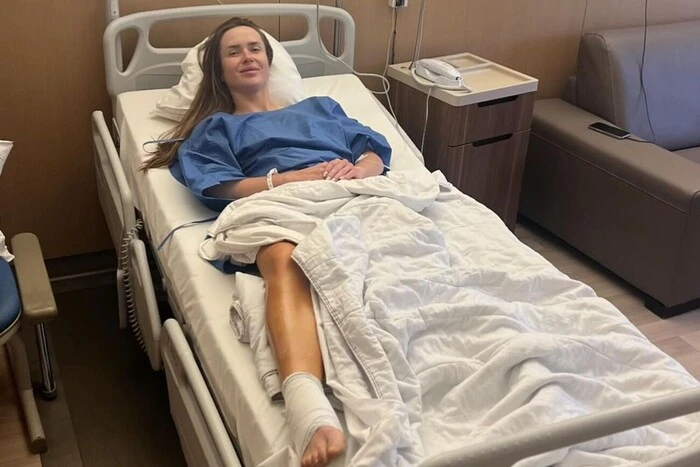 Tennis player Elina Svitolina after surgery