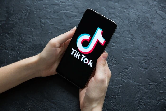 TikTok zablokował dziesiątki kont propagandowych Rosjan