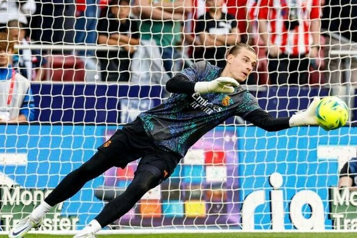 The image of player Lunin in a match