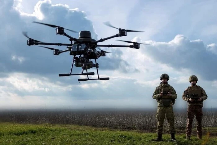 Zelensky delivered drones to the front