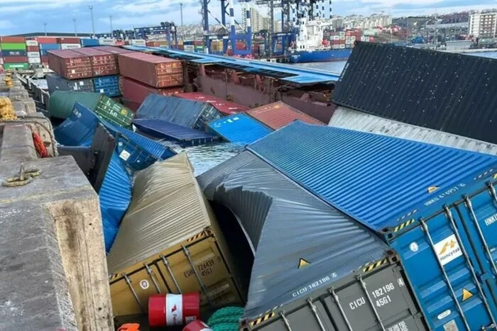 Container ship capsized in Turkish port