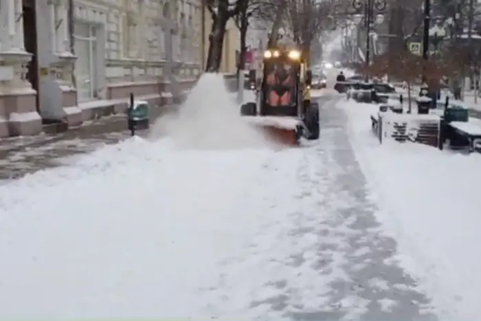 Der besetzte Krim ist mit Schnee bedeckt: Dörfer sind ohne Strom, Straßen sind blockiert