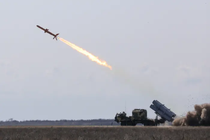 Склады с боеприпасами в Мариуполе