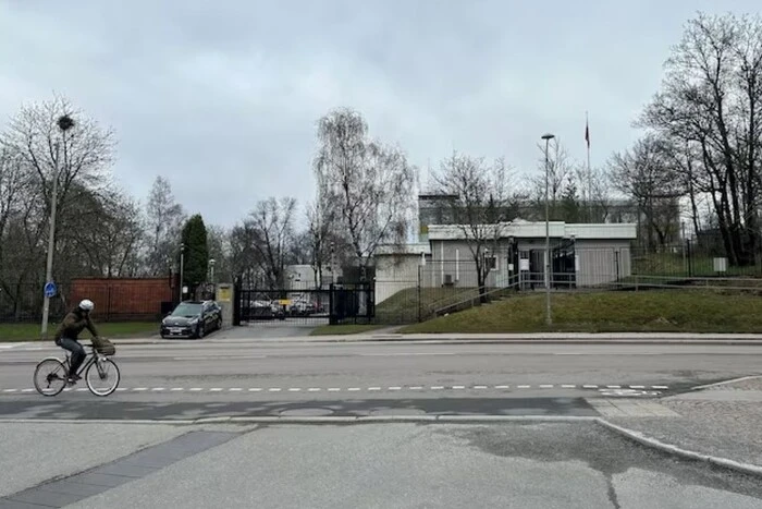 Drone paints the Russian embassy in Sweden