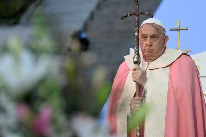 Pope Francis prays for Ukrainians and Russians