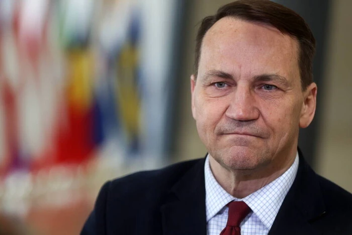 Head of the Polish Foreign Ministry Sikorski predicted when the war in Ukraine will end - illustration