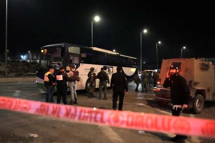 Terror attack near Jerusalem: a child has died