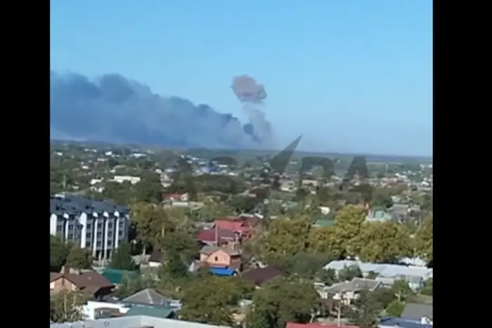 In der Region Tichoretsk in der Russischen Föderation brennt ein Lagerhaus, in dem nordkoreanische Raketen gelagert wurden (Video)