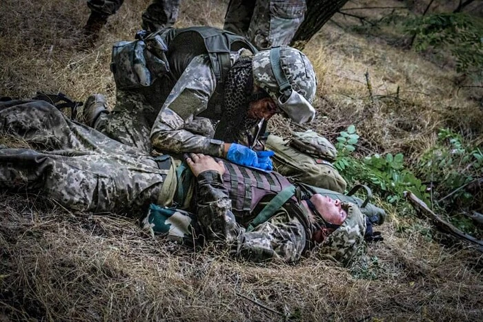 Marines sacrificing themselves to save wounded comrades