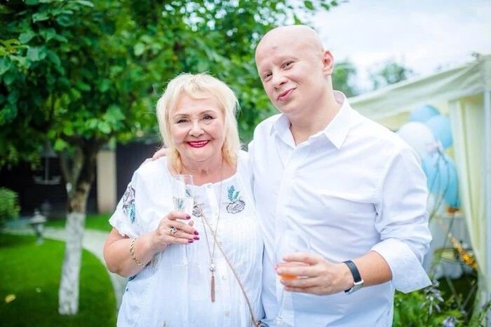 Producer Honcharenko and his mother