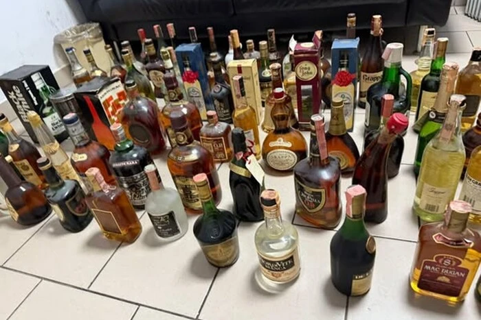 Man tried to import expensive alcohol