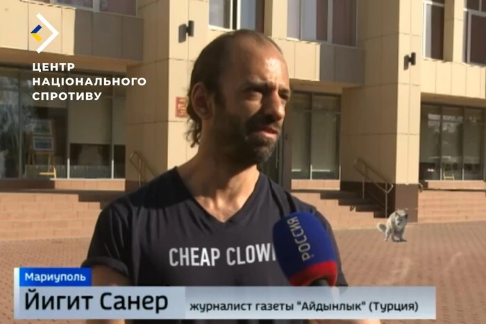 Puppet journalists on the southern outskirts of Mariupol