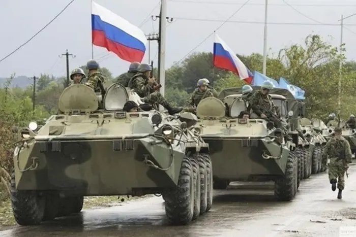 Image: Russian armored vehicles on the front