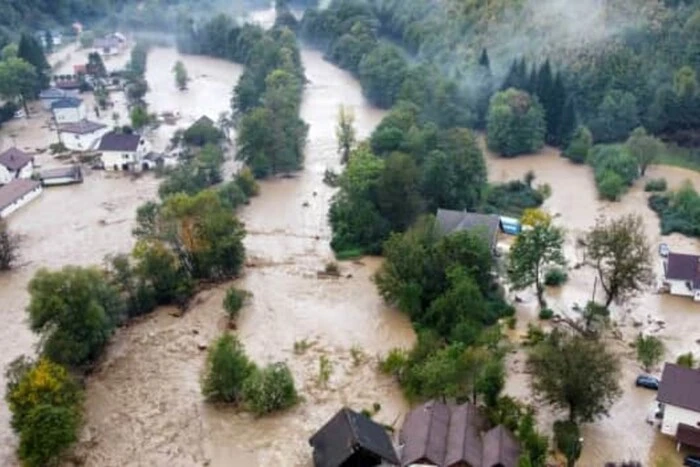 Floods in Bosnia, 19 people killed