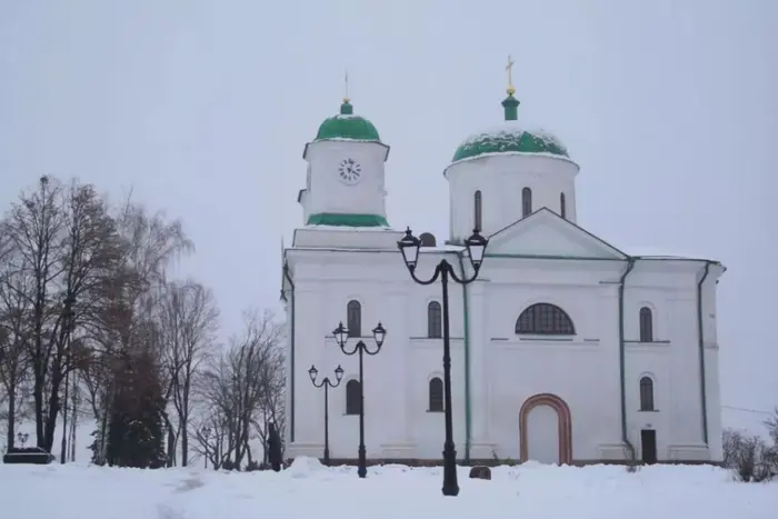 Representatives of the UOC MP do not allow new managers into the cathedral