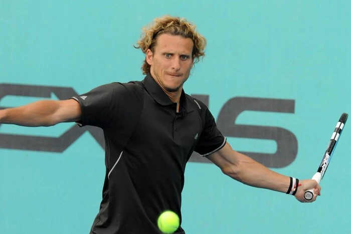 Uruguayan footballer at a tennis tournament