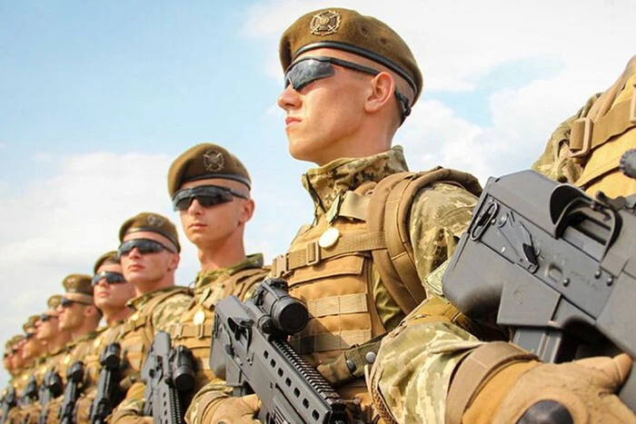 Soldiers in Ukrainian Armed Forces uniforms