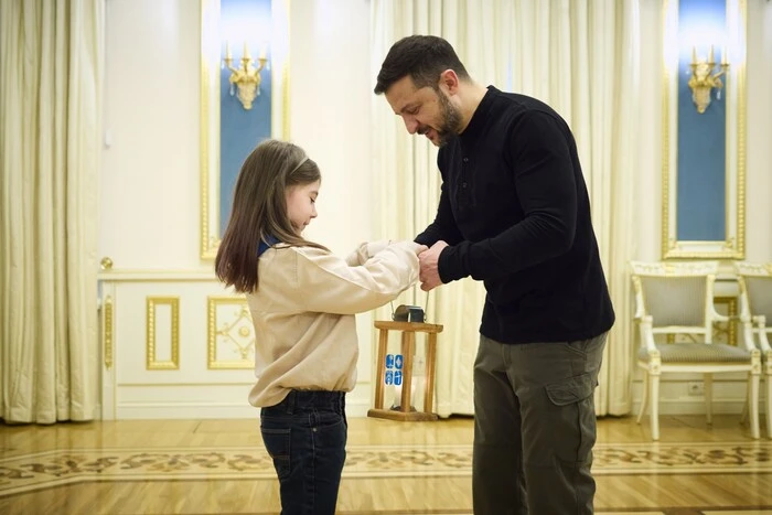 Zelensky receives the Bethlehem Flame