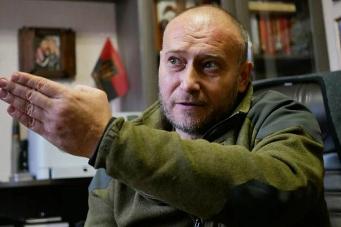 Yarosh prepares to topple Lukashenko