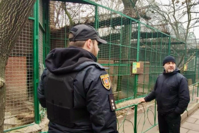 A leopard attacked a zoo worker