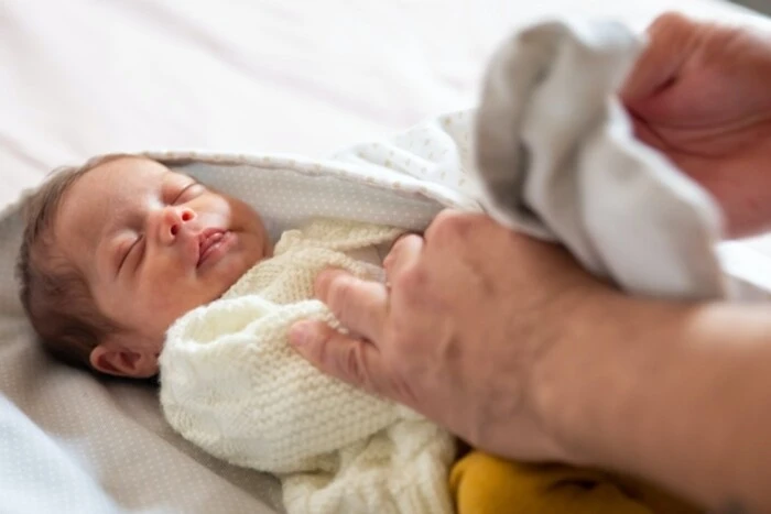 Die Geburtenrate ist während des großflächigen Krieges um das 1,5-fache gesunken. Abgeordnete schlagen Maßnahmen vor