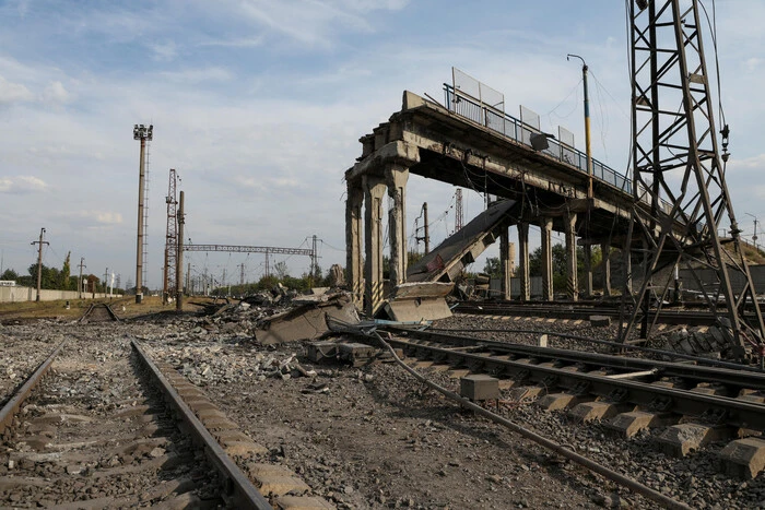 Military are advancing towards the mine in Pokrovsk